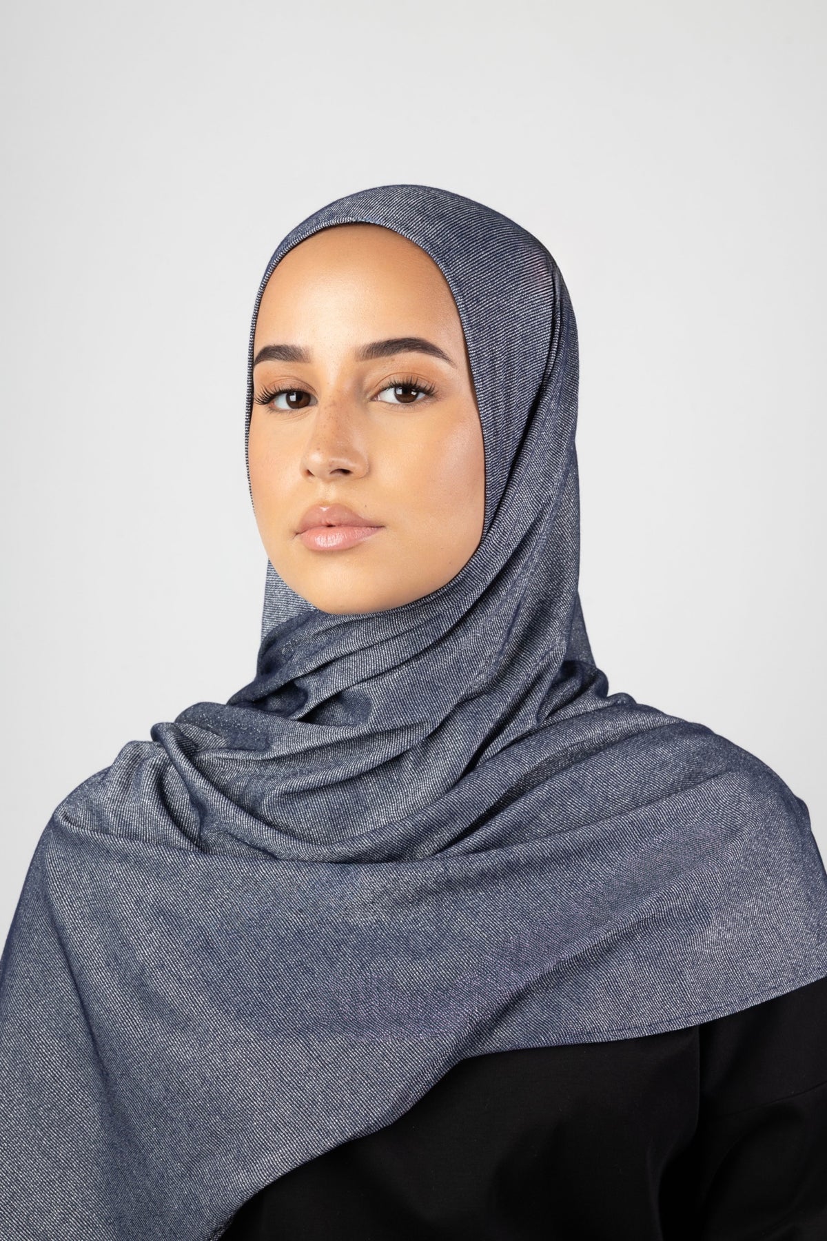 Luma Glow Hijab - Ink