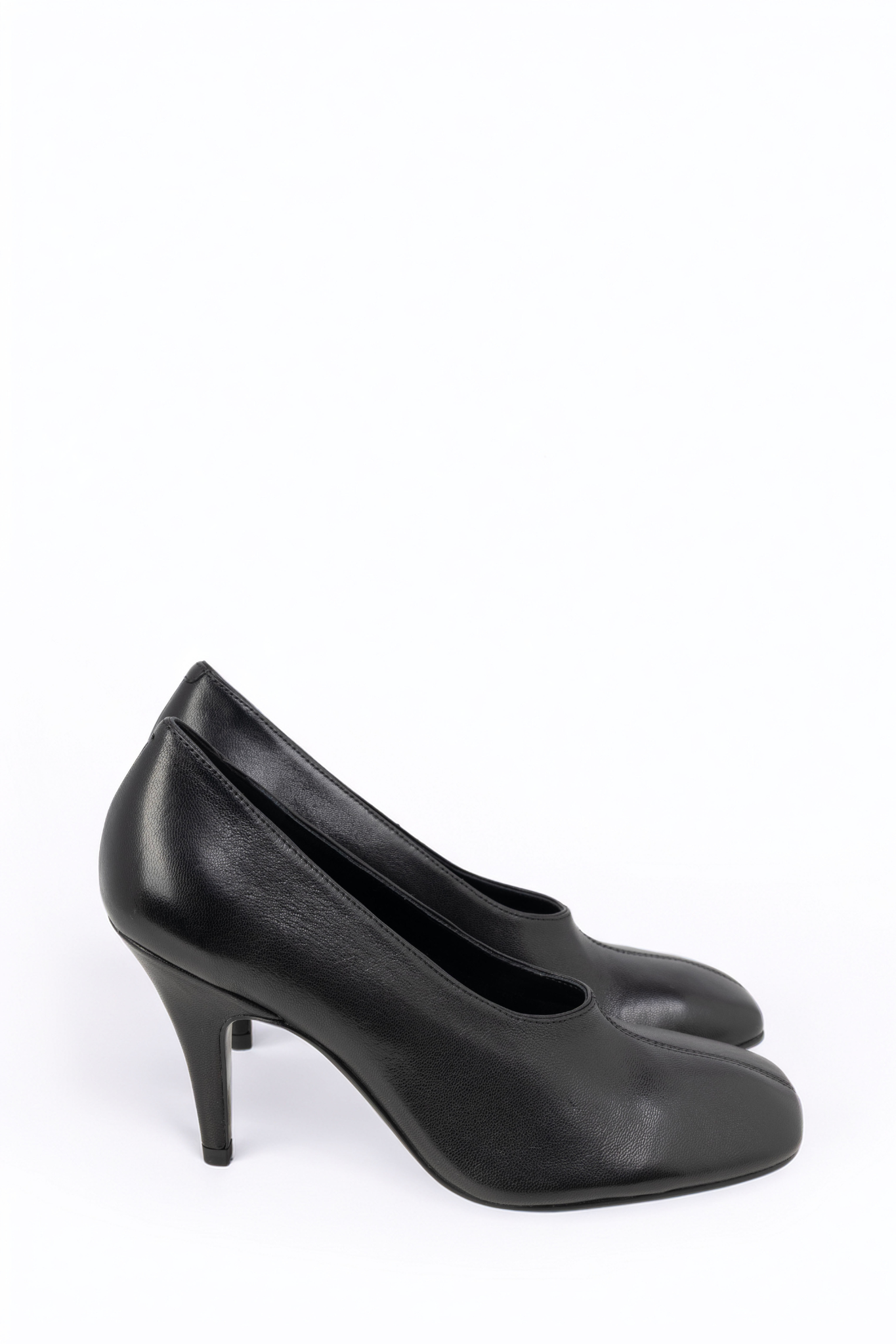 The Arc Pump Leather - Black