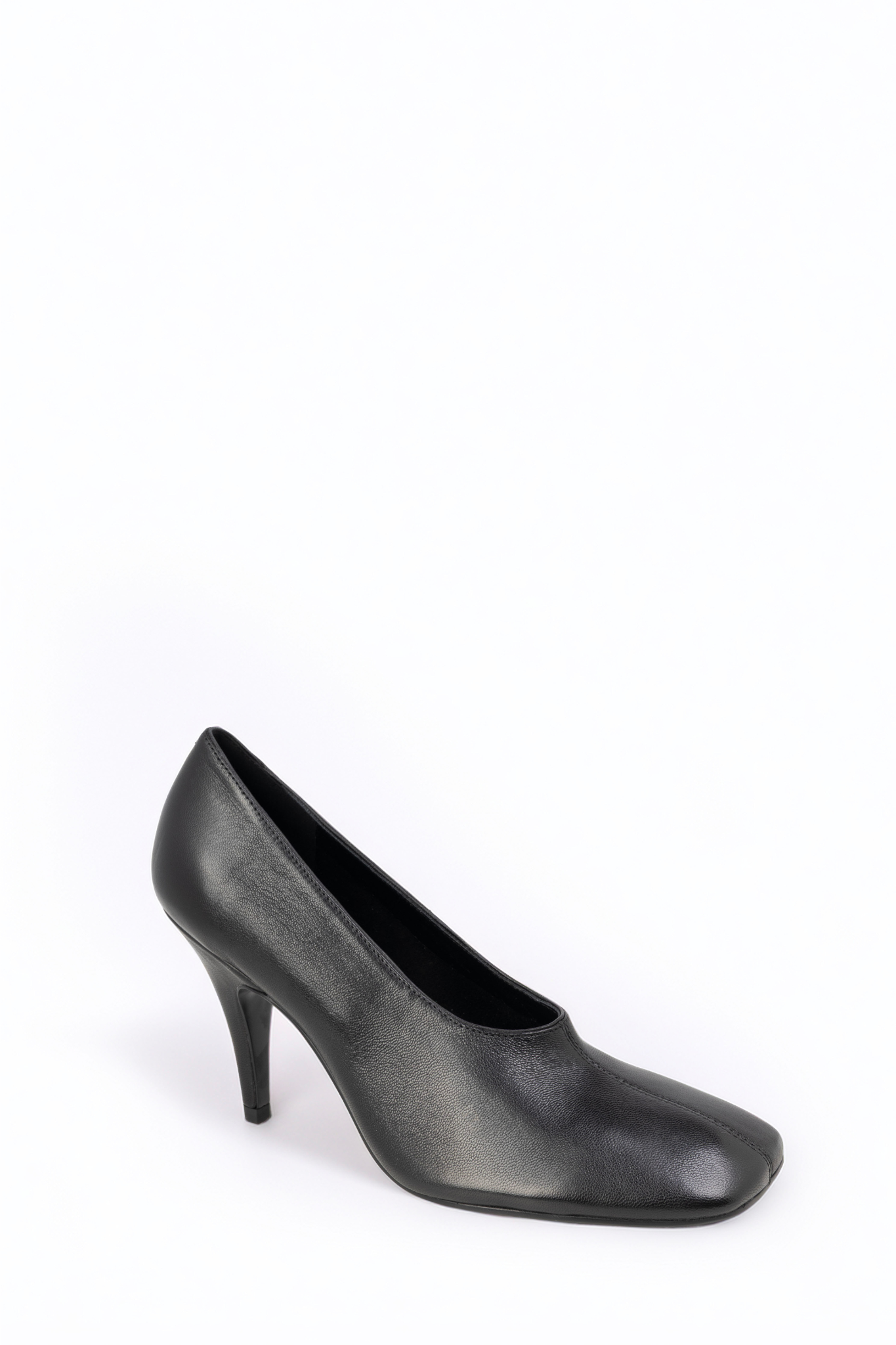 The Arc Pump Leather - Black