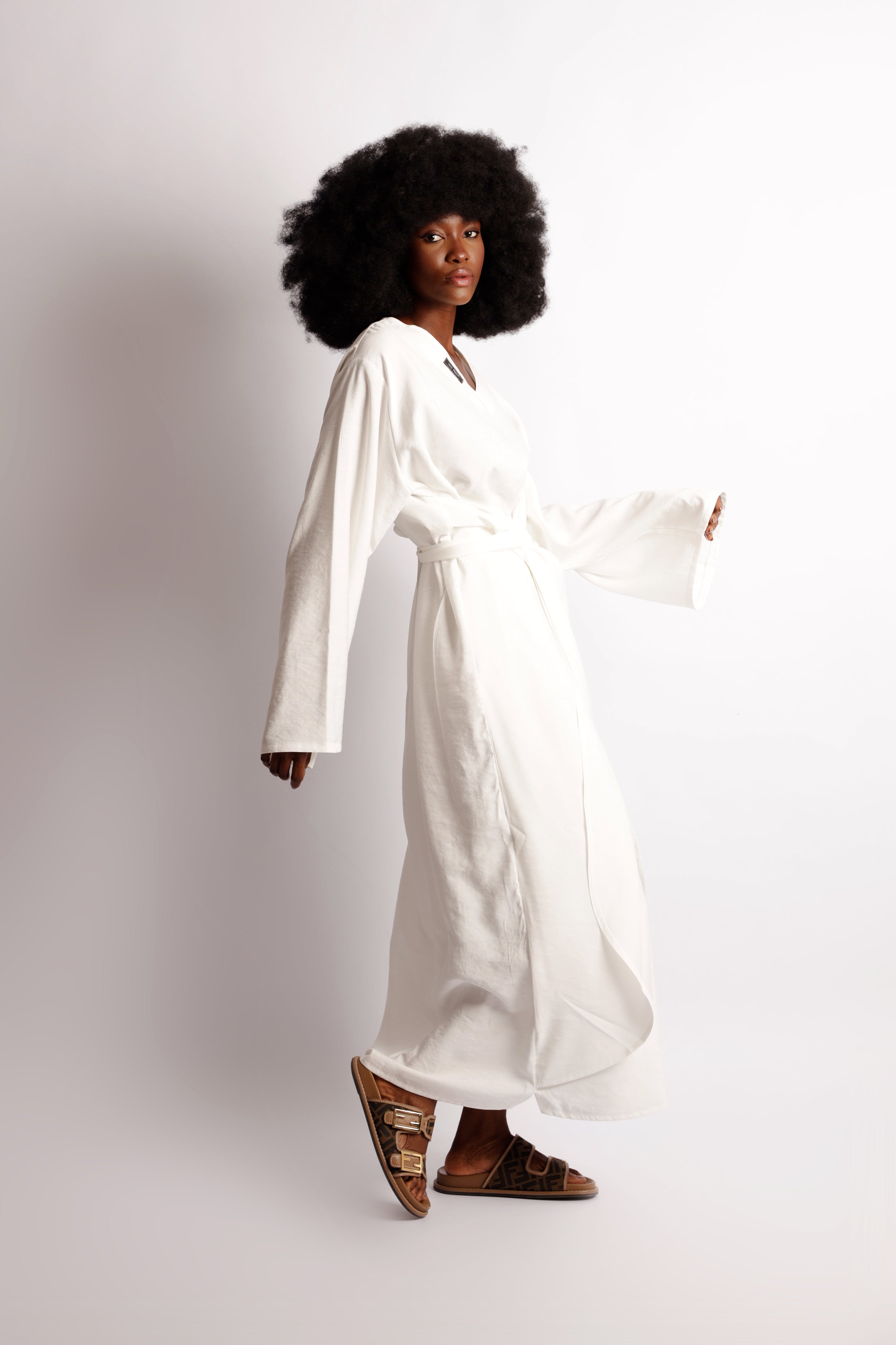 Twist Charm Abaya - White