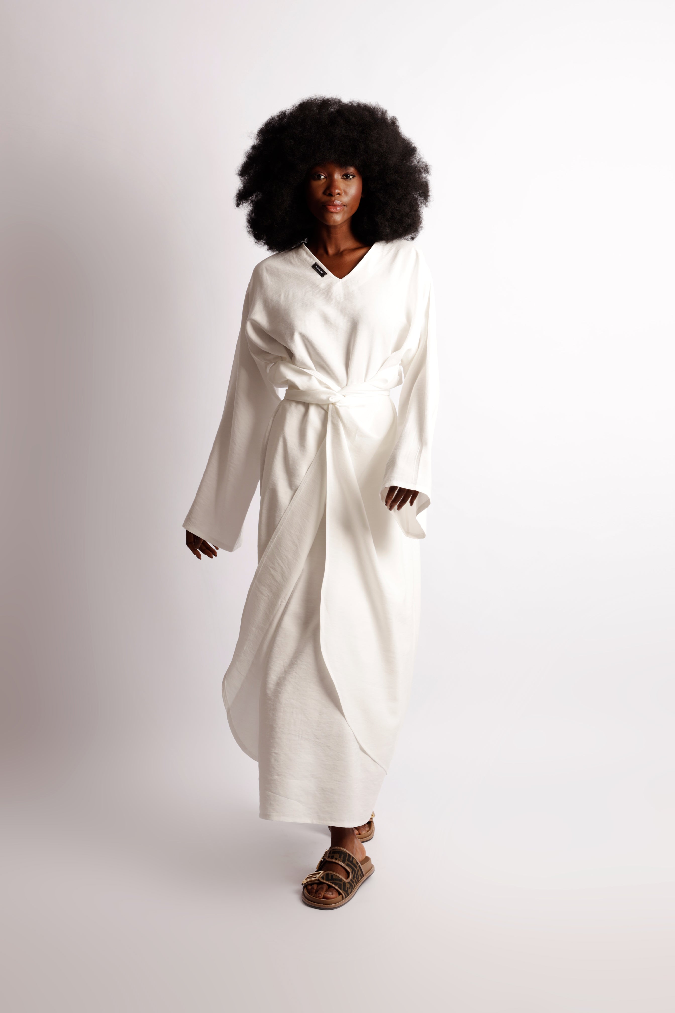 Twist Charm Abaya - White