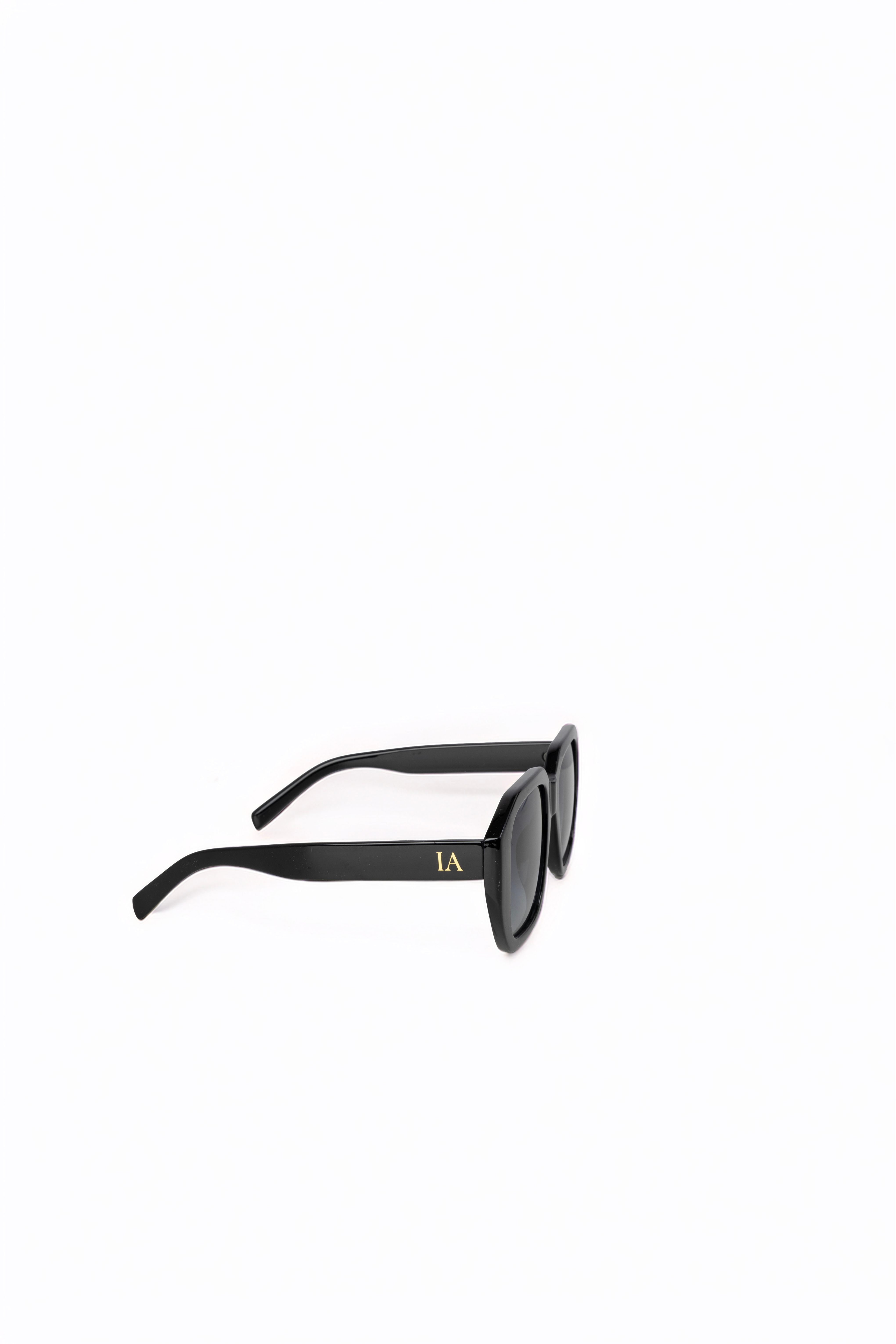 IA 202 BS01 - Square/Black