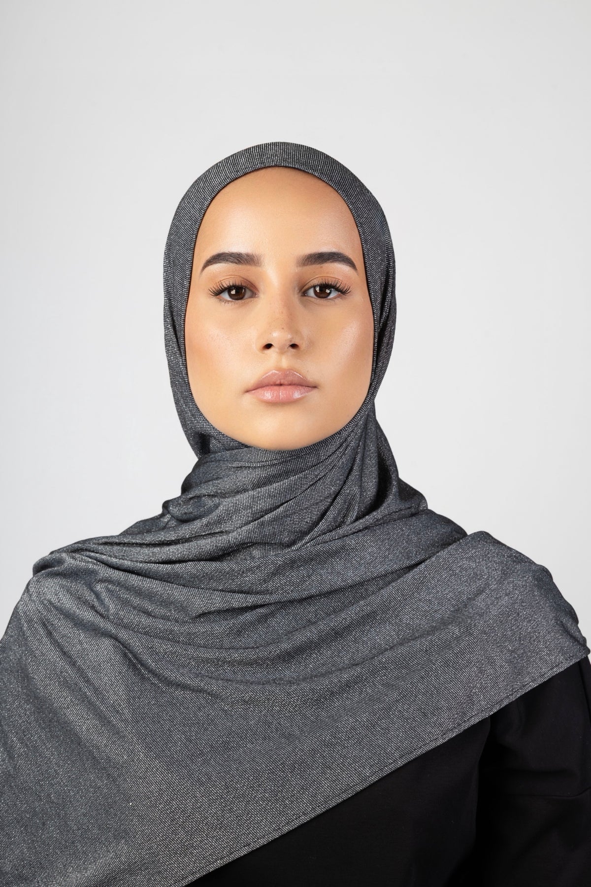 Luma Glow Hijab - Black