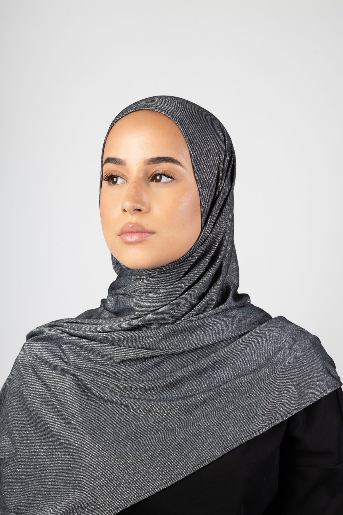 Luma Glow Hijab - Black