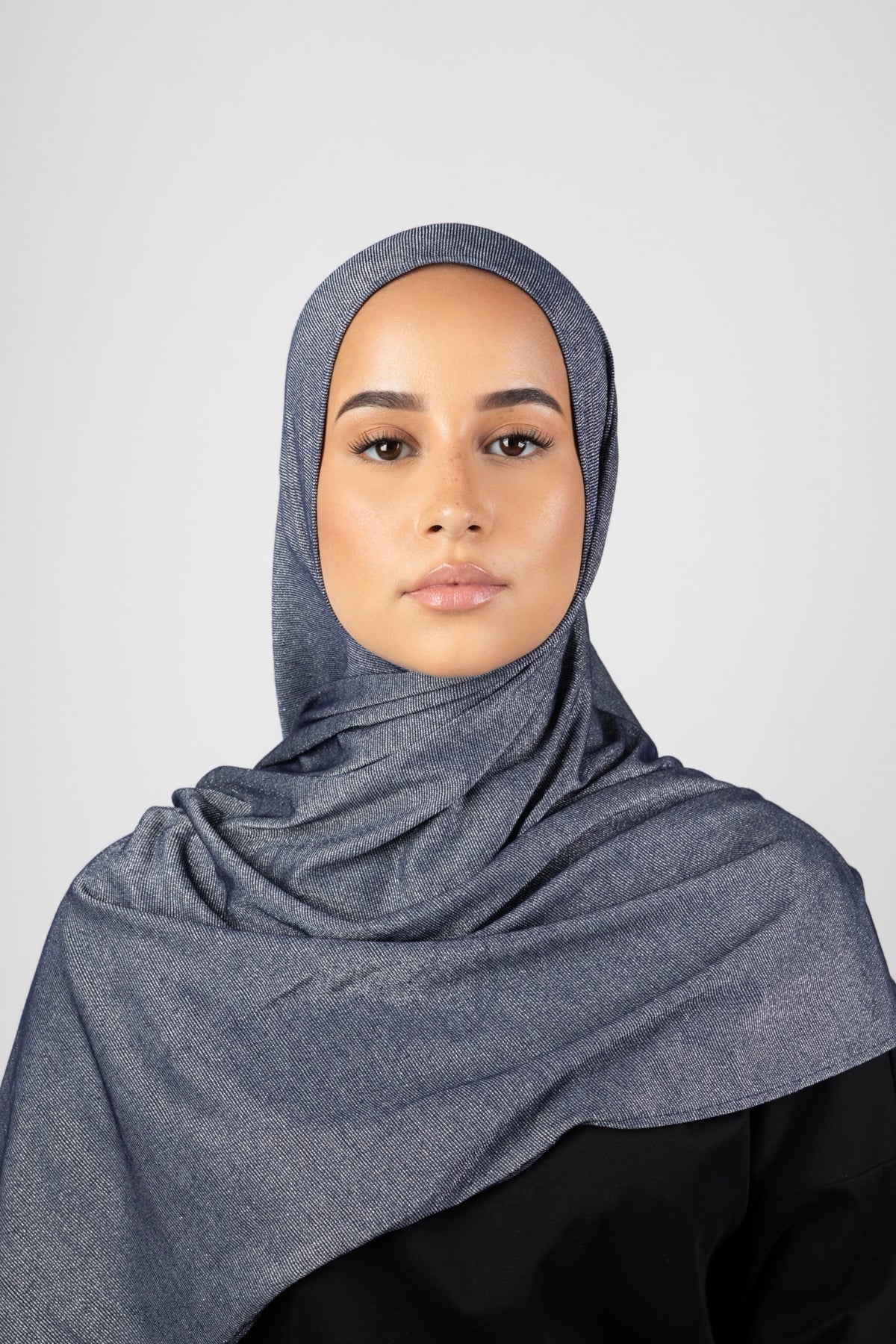 Luma Glow Hijab - Ink