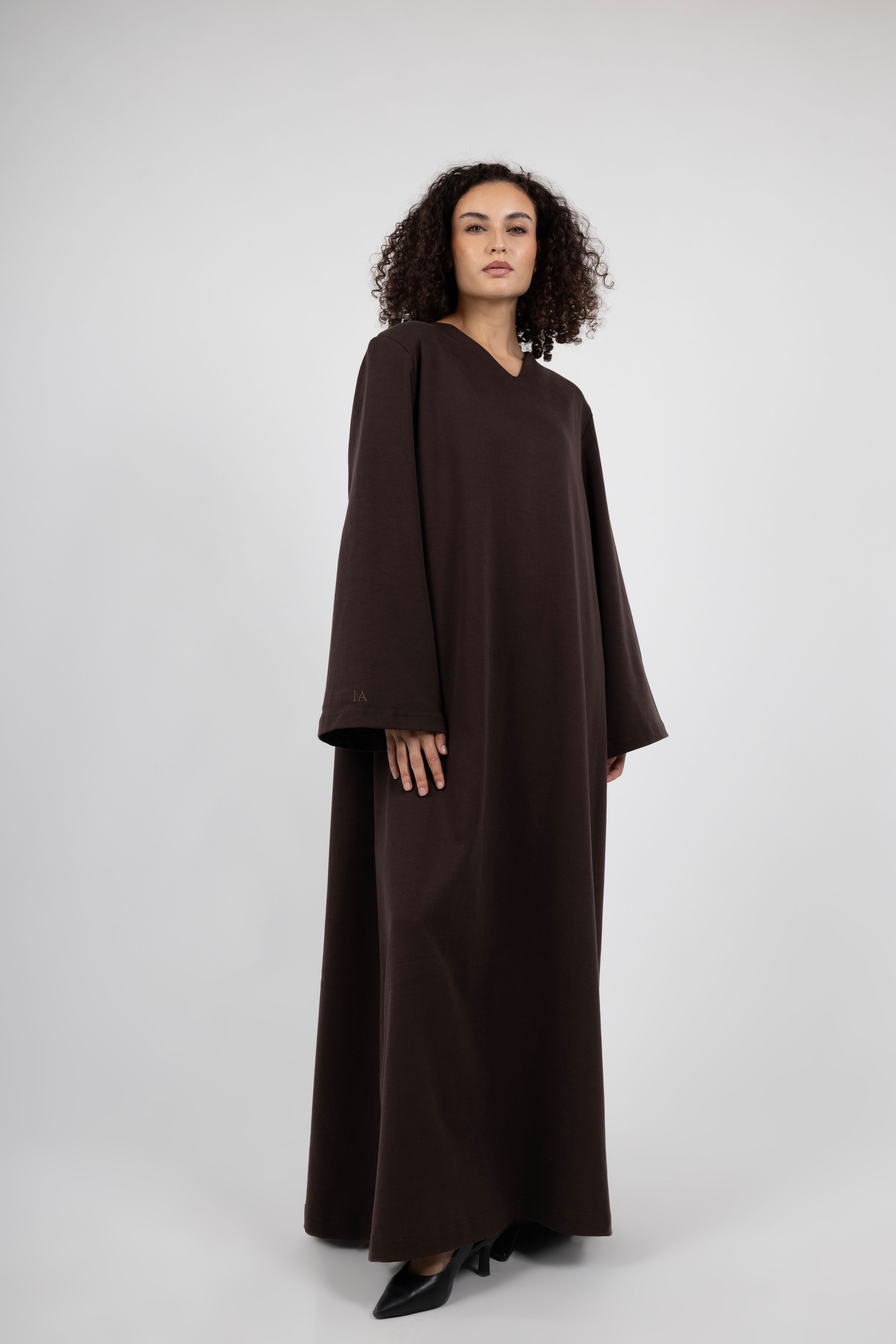 Atelier V-Neck Abaya – Walnut